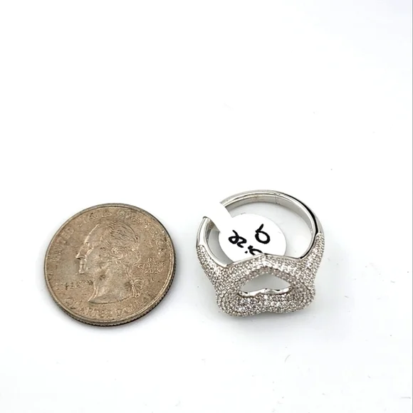 Elegant 925 Sterling Silver Heart Ring – Polished & Chic Design - Picture 10 of 11